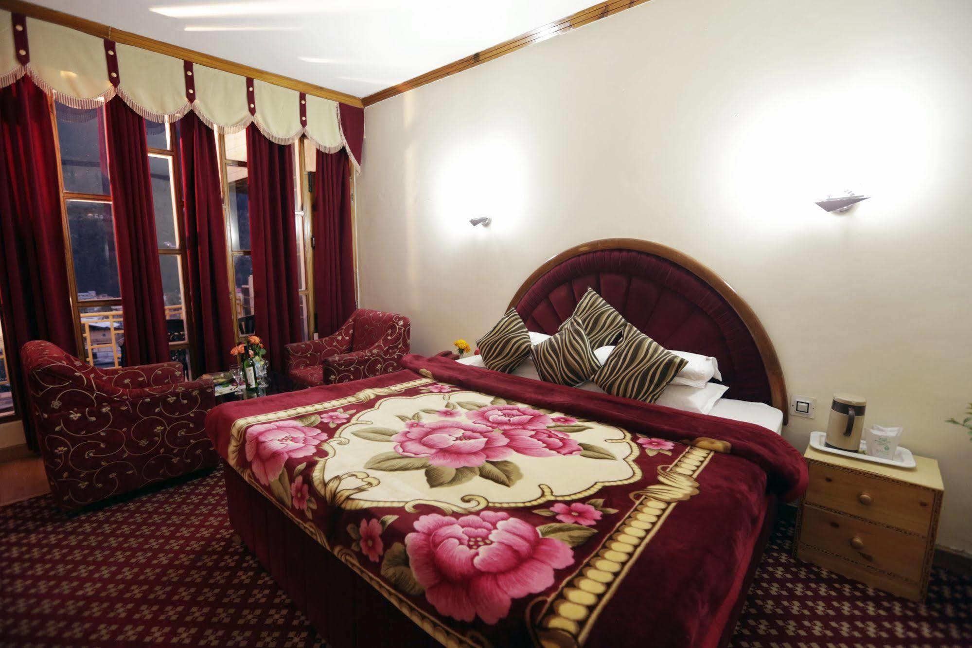 Hotel Glacier Resort Manāli Dış mekan fotoğraf